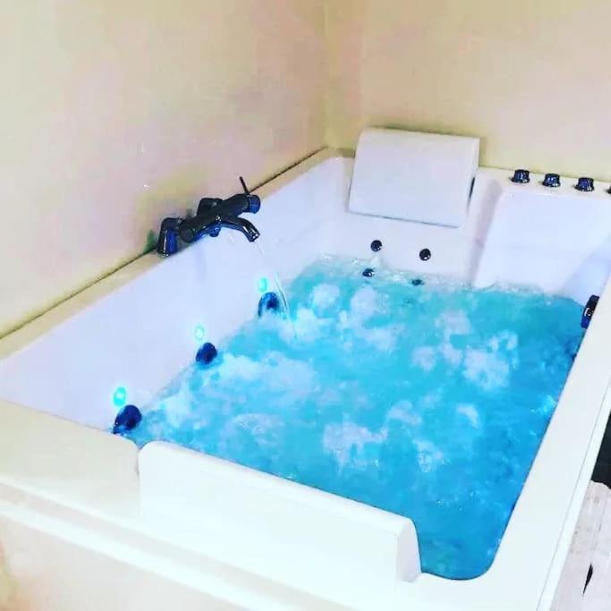 L'Atelier Des Reves Un Moment Magique Spa Prive Beaune  Zewnętrze zdjęcie